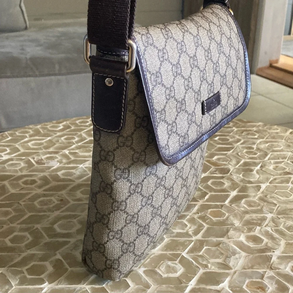 SOLD!  Gucci Flap Messenger GG Coated Canvas bag - Picture 4 of 15
